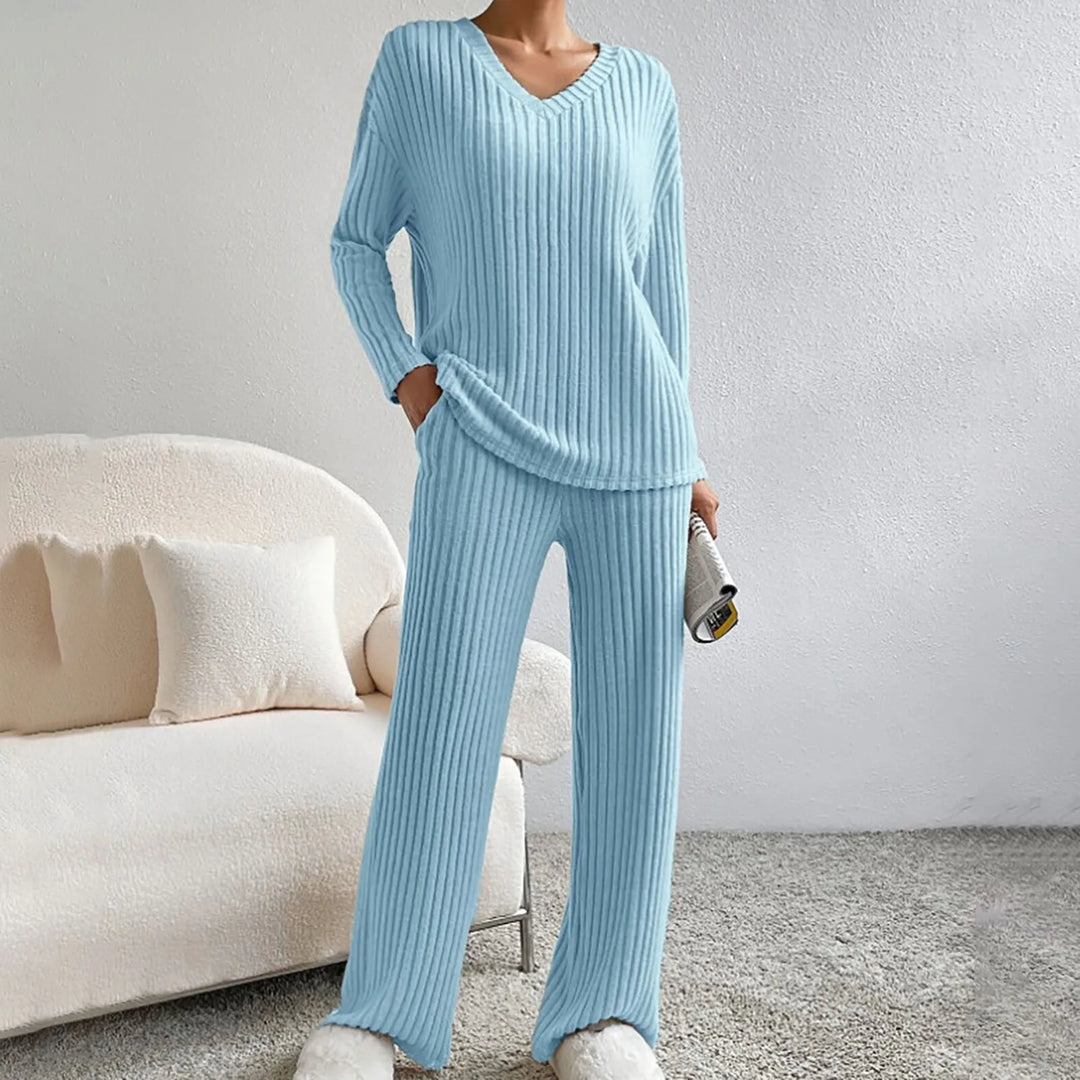 Malou™  | Cozy Elegance in a Two-Piece Essential Loungeset